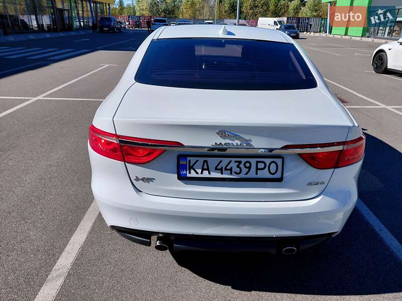 Седан Jaguar XF 2017 в Киеве