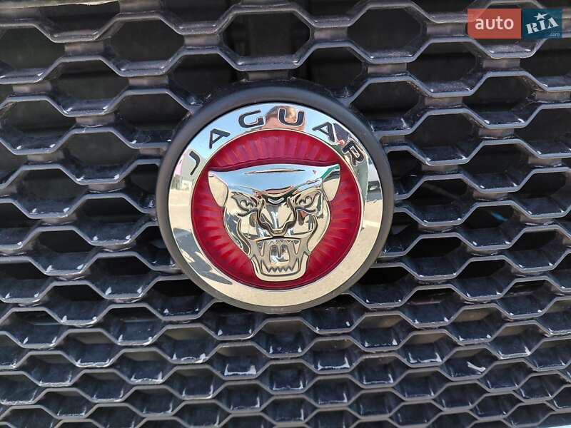 Седан Jaguar XF 2017 в Киеве