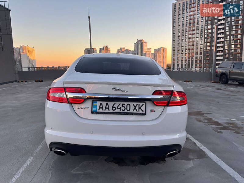 Седан Jaguar XF 2012 в Киеве