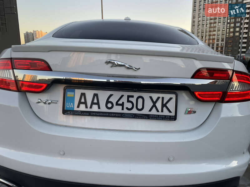 Седан Jaguar XF 2012 в Киеве