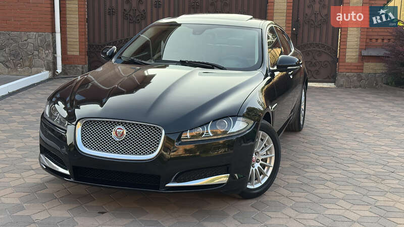 Седан Jaguar XF 2014 в Киеве