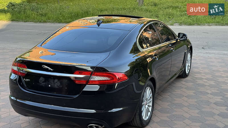 Седан Jaguar XF 2014 в Киеве