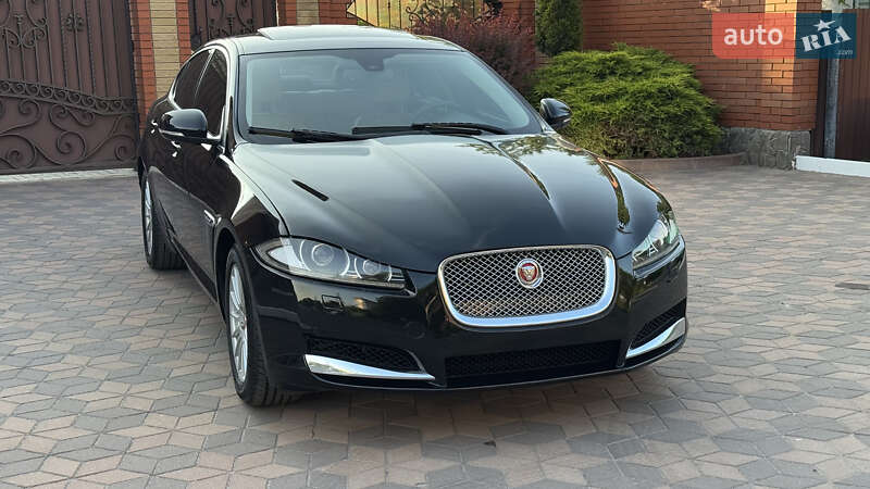 Седан Jaguar XF 2014 в Киеве