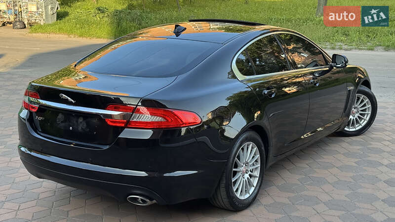 Седан Jaguar XF 2014 в Киеве