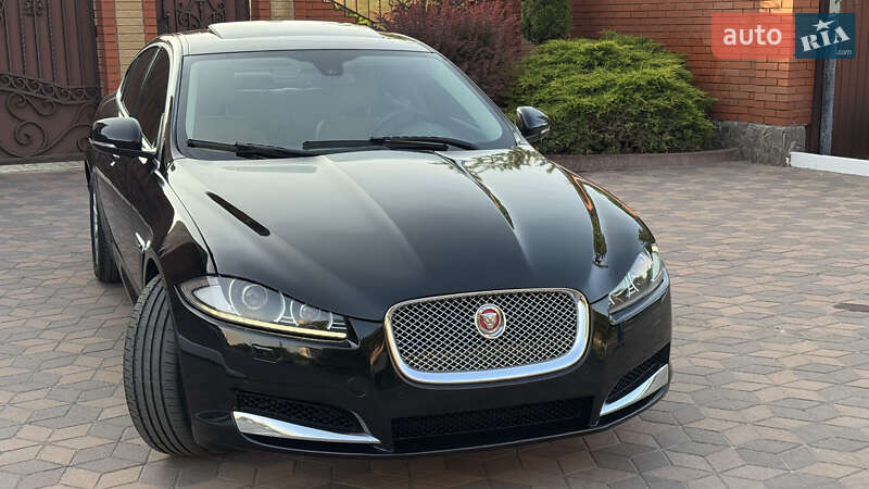 Седан Jaguar XF 2014 в Киеве