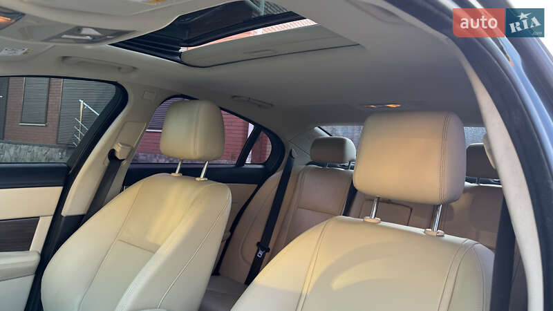 Седан Jaguar XF 2014 в Киеве