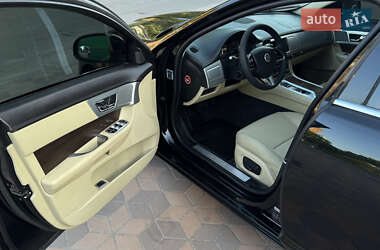 Седан Jaguar XF 2014 в 