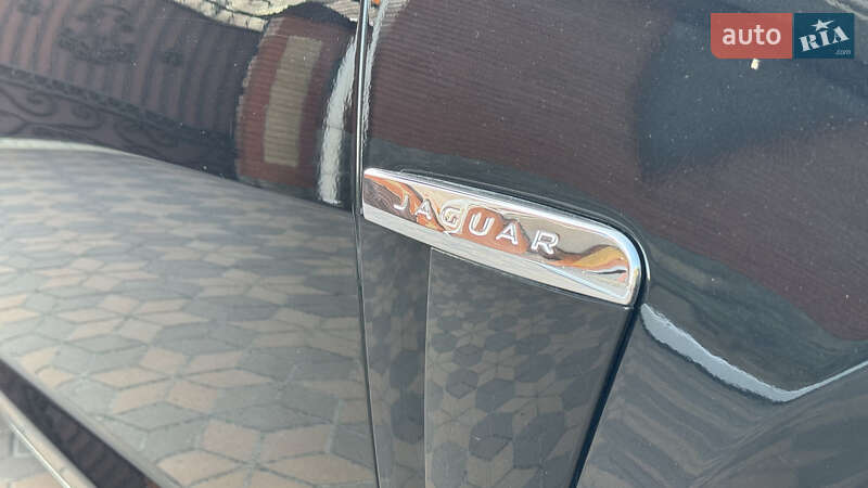 Седан Jaguar XF 2014 в Киеве