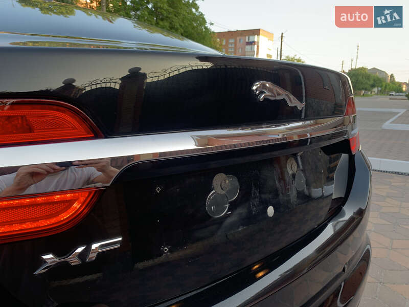 Седан Jaguar XF 2014 в Киеве