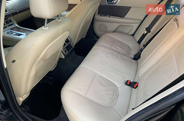 Седан Jaguar XF 2014 в 