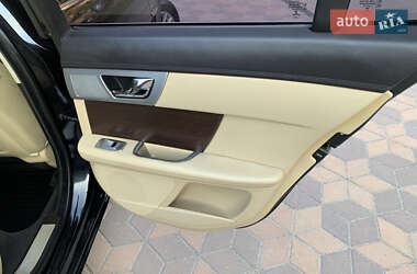 Седан Jaguar XF 2014 в 