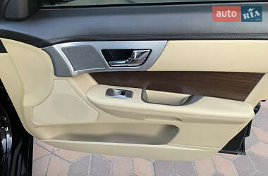 Седан Jaguar XF 2014 в 