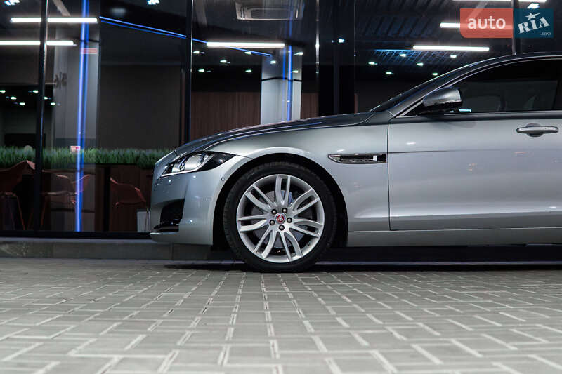 Седан Jaguar XF 2015 в Кропивницком