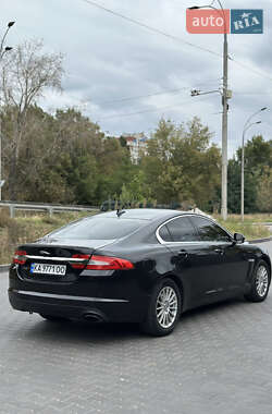 Седан Jaguar XF 2013 в 