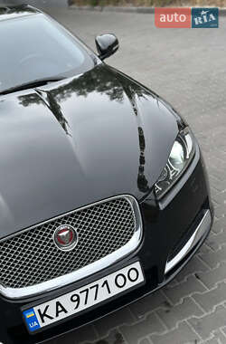 Седан Jaguar XF 2013 в 
