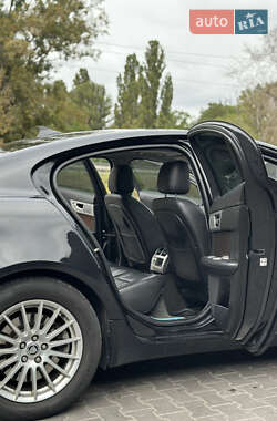 Седан Jaguar XF 2013 в 