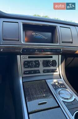 Седан Jaguar XF 2014 в 