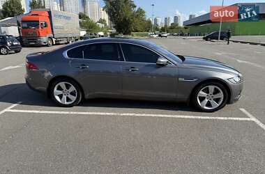 Седан Jaguar XF 2018 в 