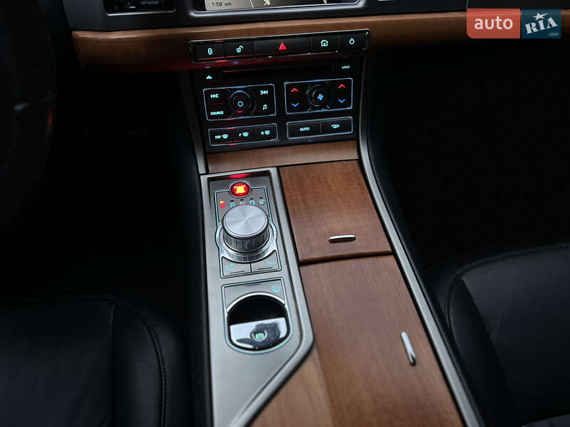 Седан Jaguar XF 2008 в Киеве
