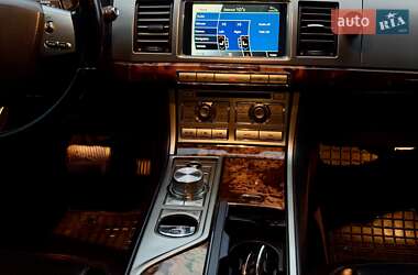 Седан Jaguar XF 2009 в 