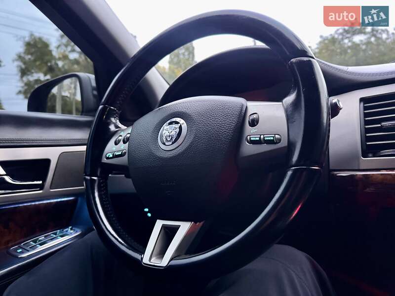Седан Jaguar XF 2009 в Одессе