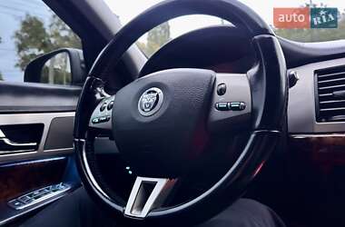 Седан Jaguar XF 2009 в 