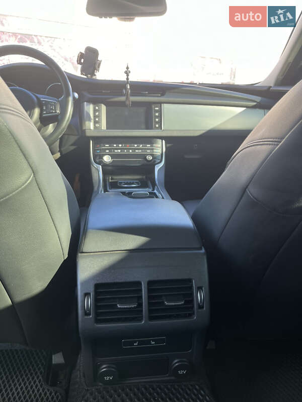 Седан Jaguar XF 2016 в Києві фото 19 Седан Jaguar XF 2016 в Києві