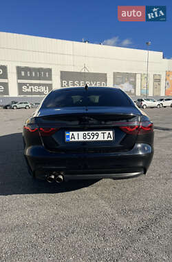 Седан Jaguar XF 2016 в 