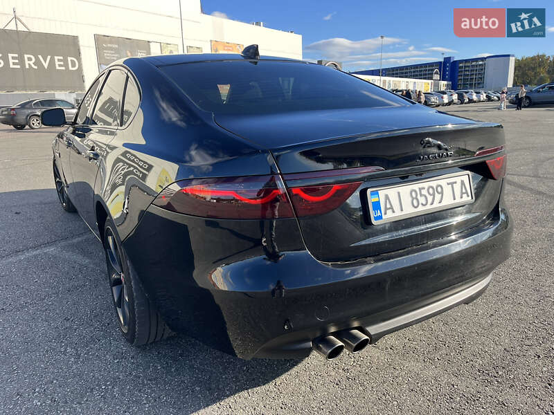 Седан Jaguar XF 2016 в Киеве