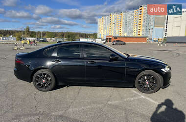 Седан Jaguar XF 2016 в 