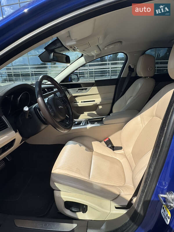 Седан Jaguar XF 2016 в Киеве фото 5 Седан Jaguar XF 2016 в Киеве