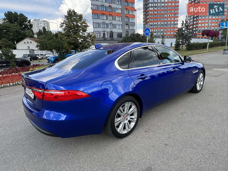 Седан Jaguar XF 2016 в Киеве фото 29 Седан Jaguar XF 2016 в Киеве