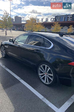 Седан Jaguar XF 2016 в 