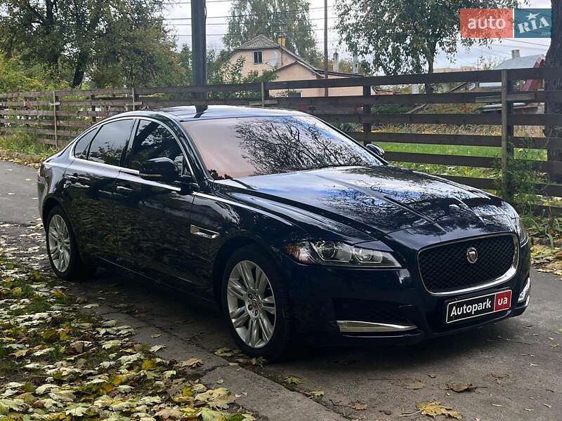 Седан Jaguar XF 2016 в Киеве