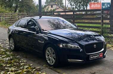 Седан Jaguar XF 2016 в 