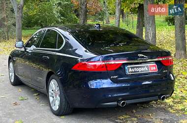 Седан Jaguar XF 2016 в 