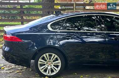Седан Jaguar XF 2016 в 