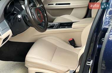 Седан Jaguar XF 2016 в 