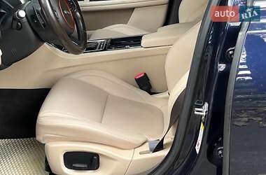 Седан Jaguar XF 2016 в 