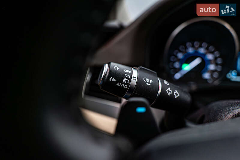 Седан Jaguar XF 2016 в Киеве