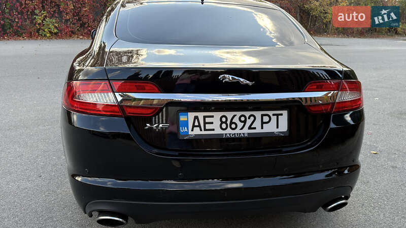 Седан Jaguar XF 2014 в Днепре