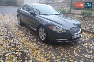 Седан Jaguar XF 2010 в Кривом Роге