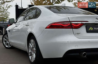 Седан Jaguar XF 2016 в 