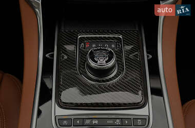 Седан Jaguar XF 2016 в 