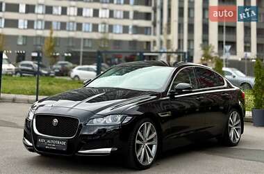 Седан Jaguar XF 2016 в  фото 6 Седан Jaguar XF 2016 в