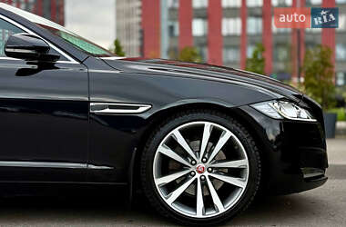 Седан Jaguar XF 2016 в  фото 12 Седан Jaguar XF 2016 в