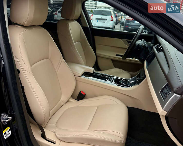 Седан Jaguar XF 2016 в Києві фото 39 Седан Jaguar XF 2016 в Києві