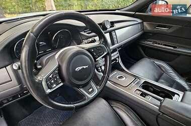 Седан Jaguar XF 2016 в  фото 21 Седан Jaguar XF 2016 в