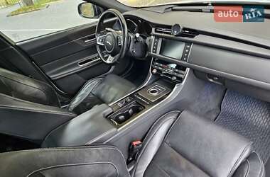 Седан Jaguar XF 2016 в  фото 40 Седан Jaguar XF 2016 в
