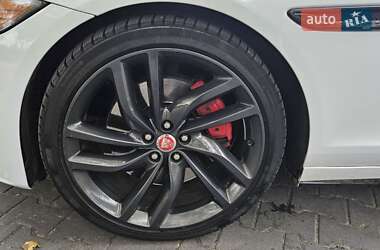Седан Jaguar XF 2016 в  фото 46 Седан Jaguar XF 2016 в